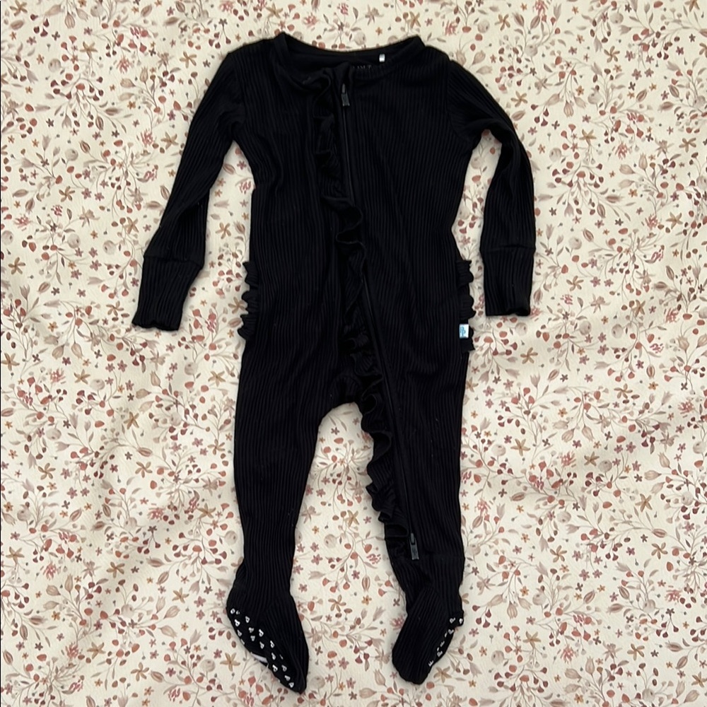 Posh Peanut Black Ribbed Footie Ruffled Zippered One Piece 3-6m